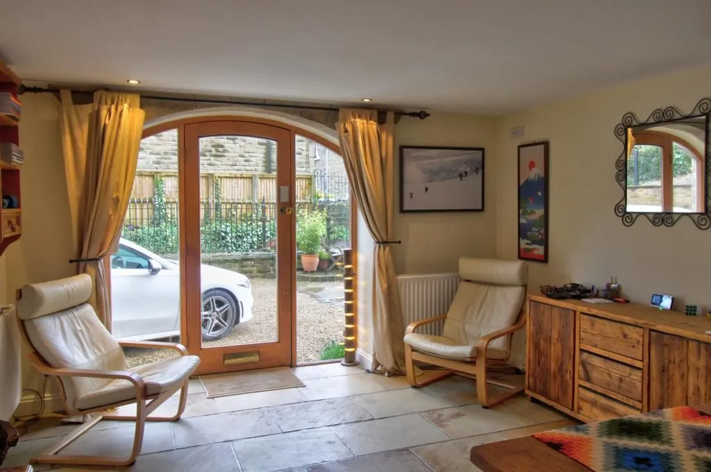 Queen Street, Bollington, MACCLESFIELD, Cheshire, SK10 5PS - Online Properties