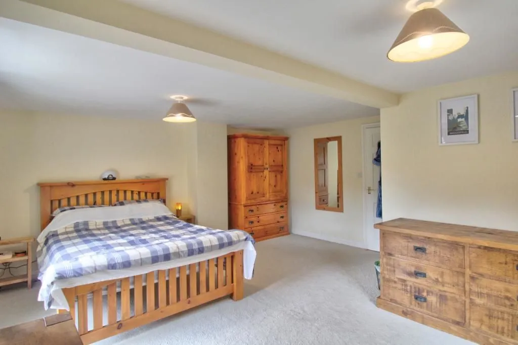 Queen Street, Bollington, MACCLESFIELD, Cheshire, SK10 5PS - Online Properties