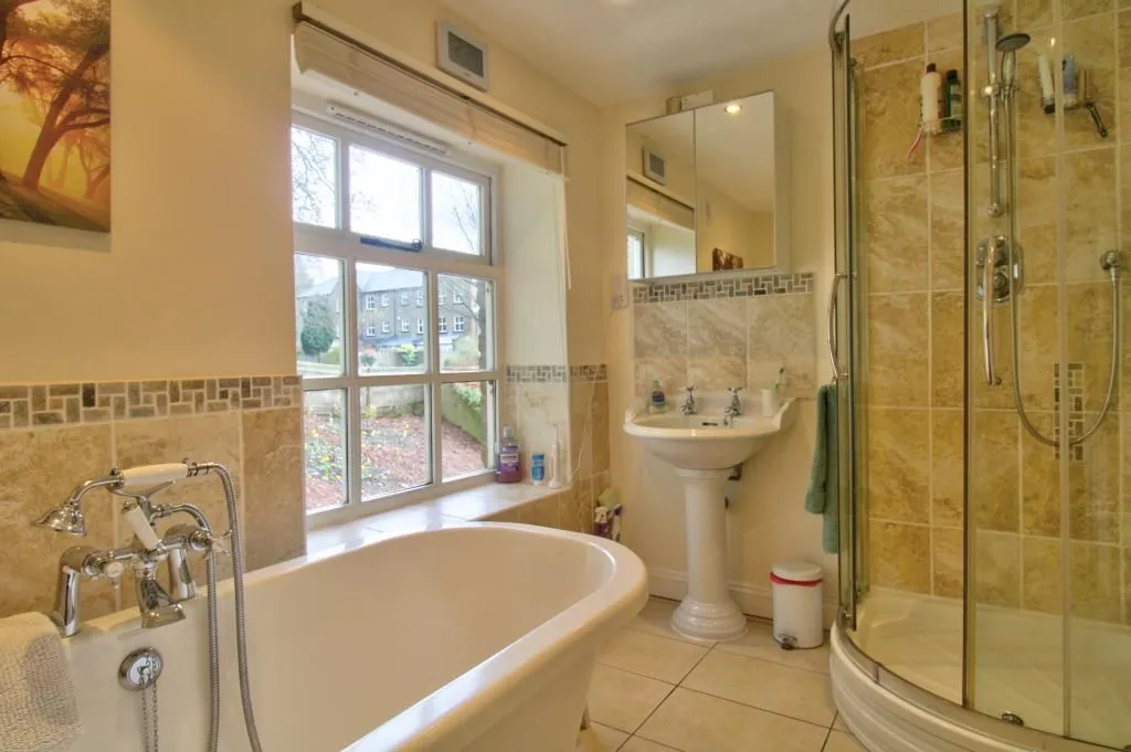 Queen Street, Bollington, MACCLESFIELD, Cheshire, SK10 5PS - Online Properties