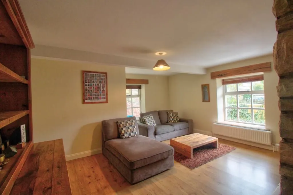 Queen Street, Bollington, MACCLESFIELD, Cheshire, SK10 5PS - Online Properties