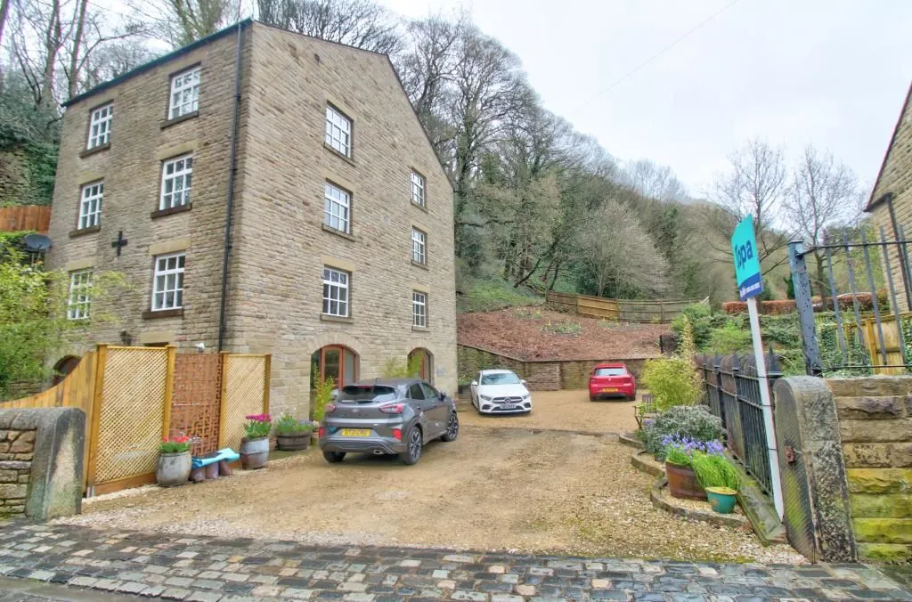 Queen Street, Bollington, MACCLESFIELD, Cheshire, SK10 5PS - Online Properties