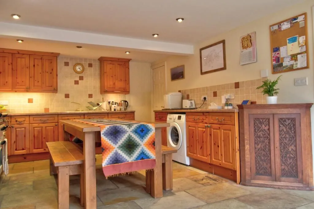 Queen Street, Bollington, MACCLESFIELD, Cheshire, SK10 5PS - Online Properties