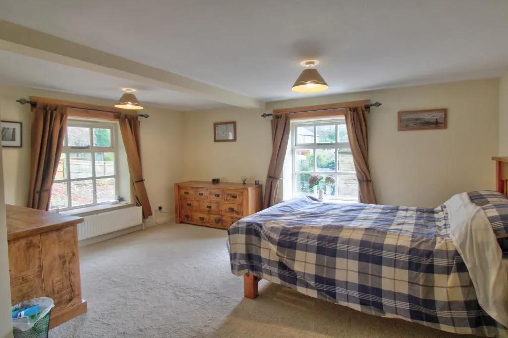 Queen Street, Bollington, MACCLESFIELD, Cheshire, SK10 5PS - Online Properties