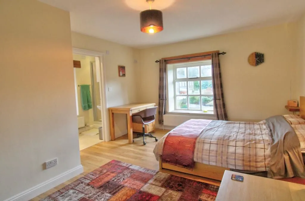 Queen Street, Bollington, MACCLESFIELD, Cheshire, SK10 5PS - Online Properties