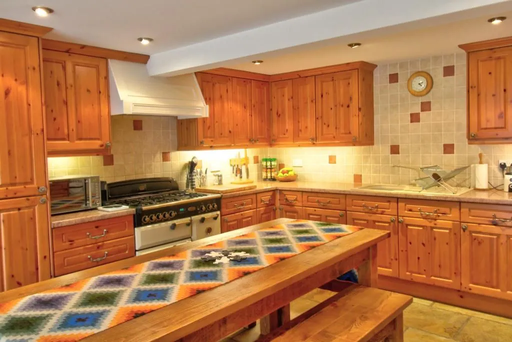 Queen Street, Bollington, MACCLESFIELD, Cheshire, SK10 5PS - Online Properties