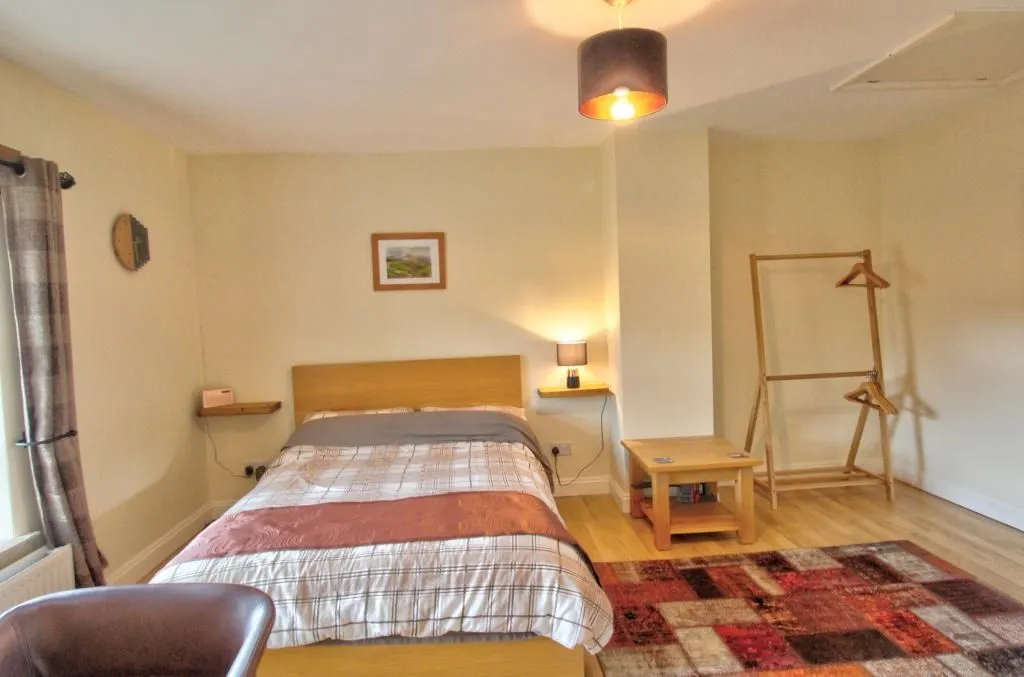 Queen Street, Bollington, MACCLESFIELD, Cheshire, SK10 5PS - Online Properties