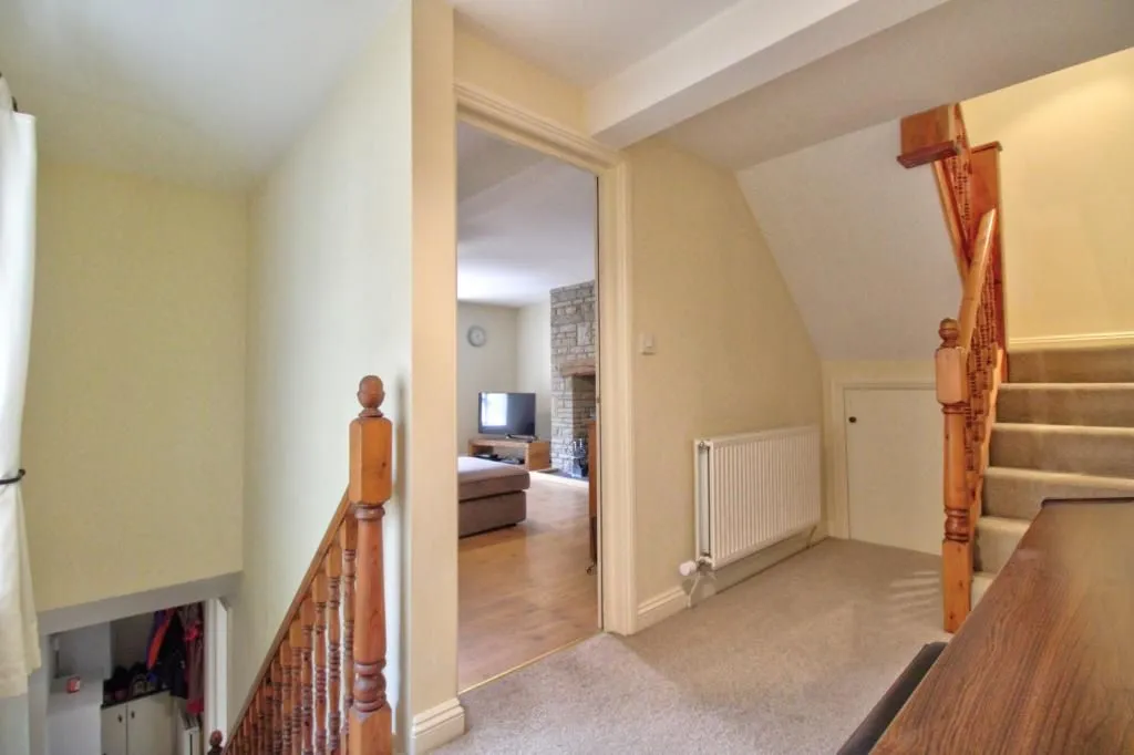 Queen Street, Bollington, MACCLESFIELD, Cheshire, SK10 5PS - Online Properties