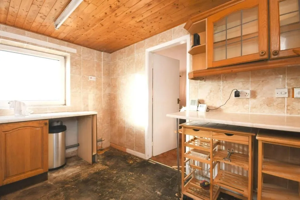 Old Whittington, CHESTERFIELD, Derbyshire, S41 9JQ - Online Auctions