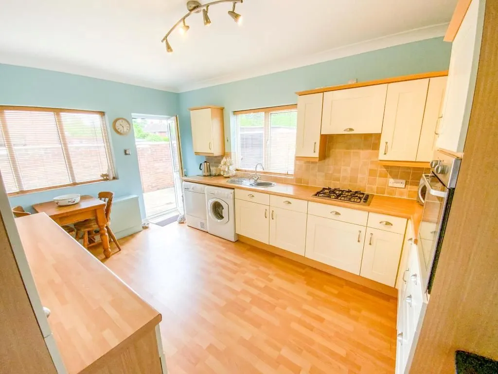 RETFORD, Nottinghamshire, DN22 7LN - Online Properties