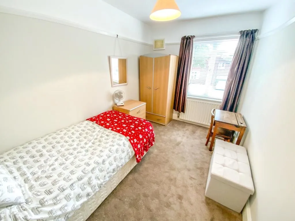 RETFORD, Nottinghamshire, DN22 7LN - Online Properties