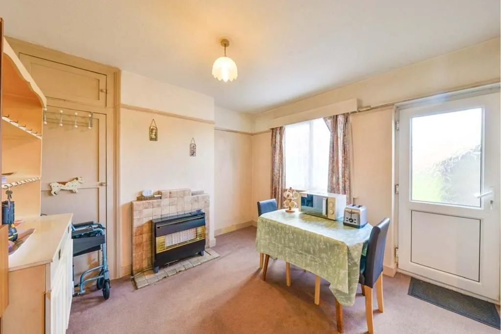 HATFIELD, Hertfordshire, AL10 0RD - Online Auctions