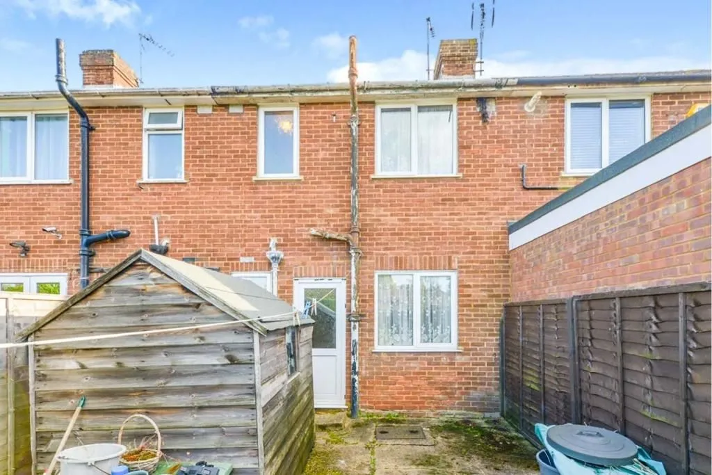 HATFIELD, Hertfordshire, AL10 0RD - Online Auctions