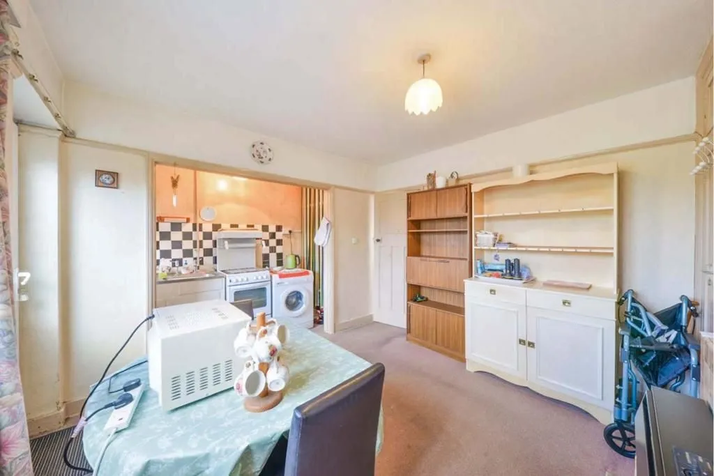 HATFIELD, Hertfordshire, AL10 0RD - Online Auctions