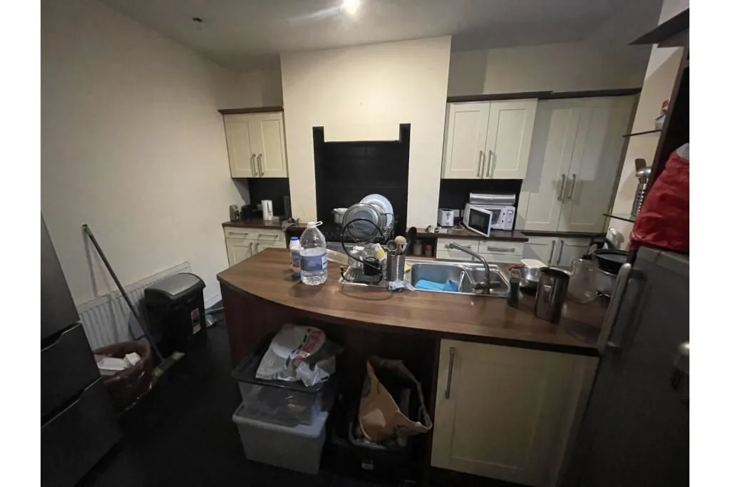 MANCHESTER, Lancashire, M8 5AT - Online Auctions