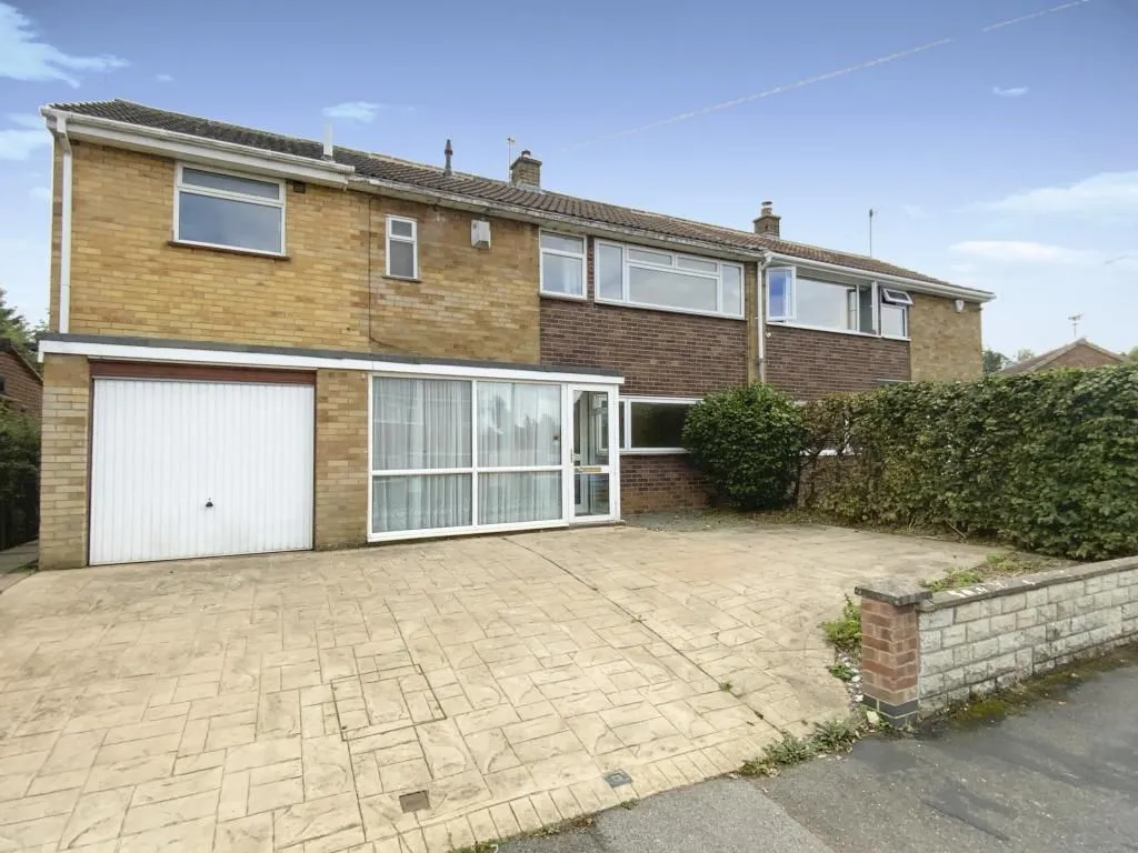 GRANTHAM, Lincolnshire, NG31 7JS - Online Properties