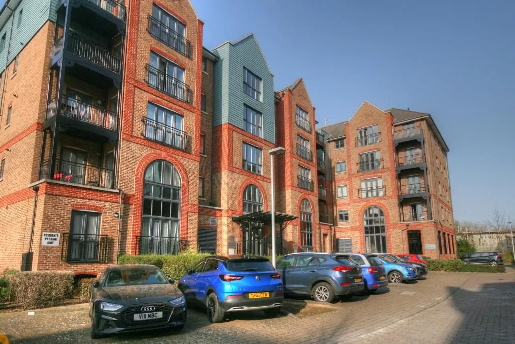 Breach House, Cannons Wharf, TONBRIDGE, Kent, TN9 1FD - Online Properties