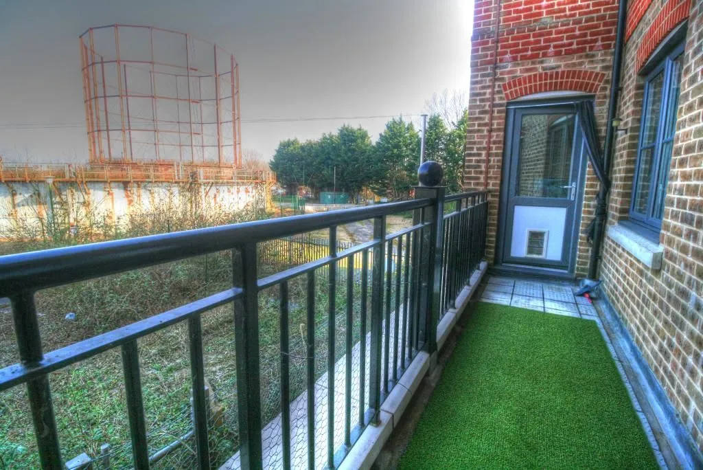 Breach House, Cannons Wharf, TONBRIDGE, Kent, TN9 1FD - Online Properties