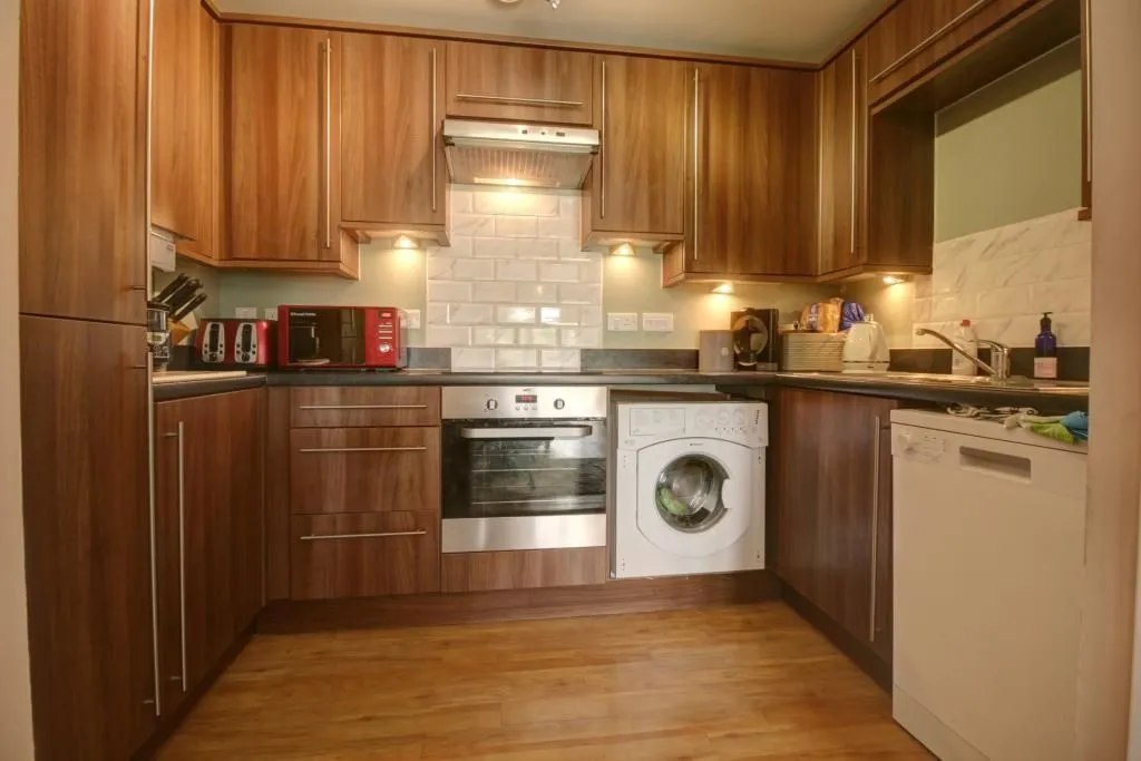 Breach House, Cannons Wharf, TONBRIDGE, Kent, TN9 1FD - Online Properties