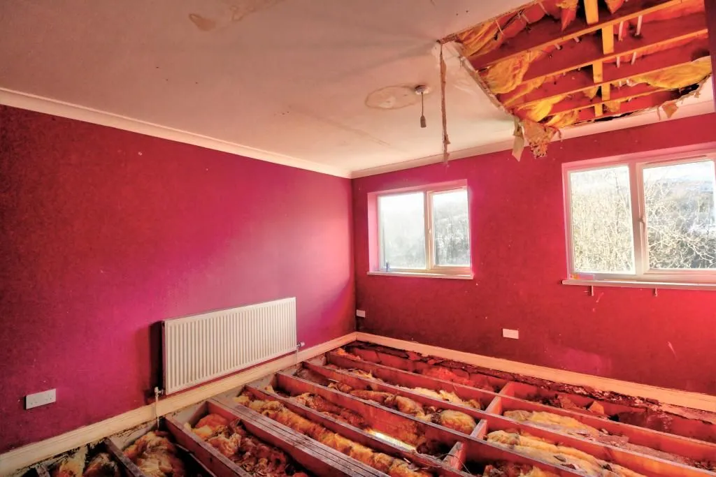Senghenydd, Caerphilly, Mid Glamorgan, CF83 4FW - Online Properties