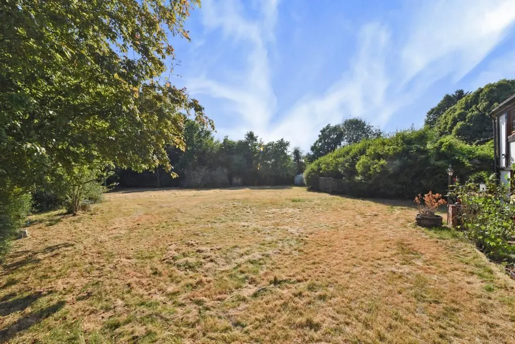 Slade Hill, Woolton Hill, NEWBURY, Berkshire, RG20 9TN - Online Auctions