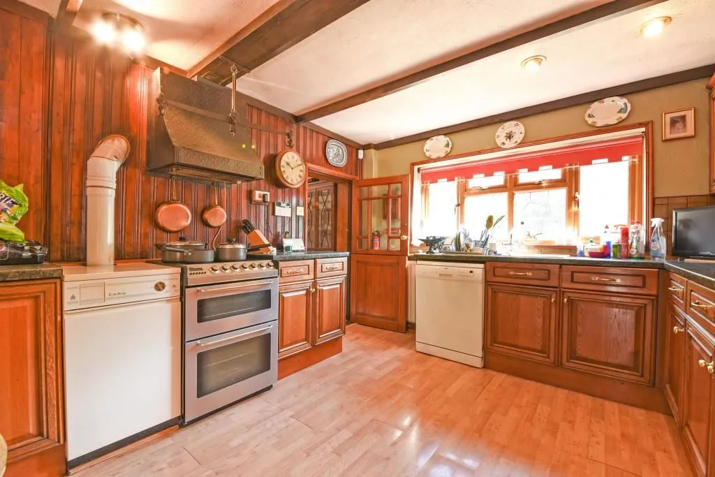 Slade Hill, Woolton Hill, NEWBURY, Berkshire, RG20 9TN - Online Auctions
