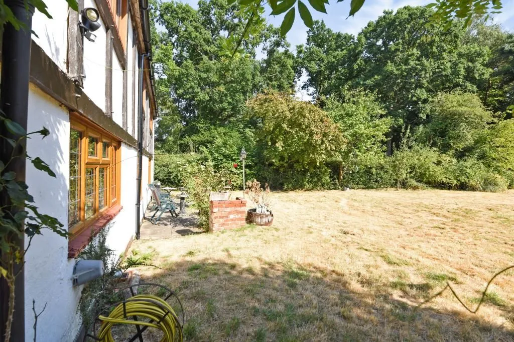 Slade Hill, Woolton Hill, NEWBURY, Berkshire, RG20 9TN - Online Auctions