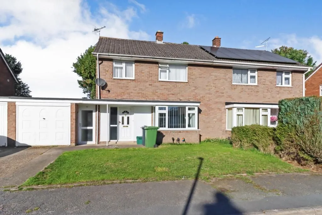 Wrexham, Clwyd, LL12 7NT - Online Auctions