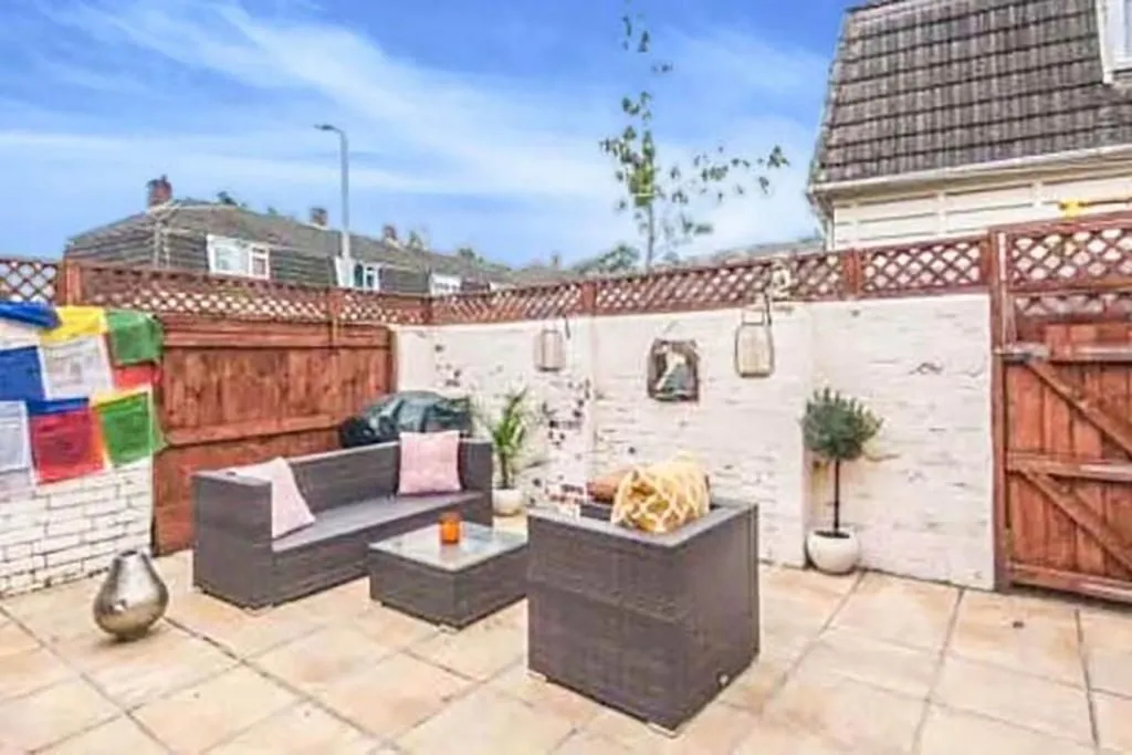 EXETER, Devon, EX4 2BT - Online Auctions