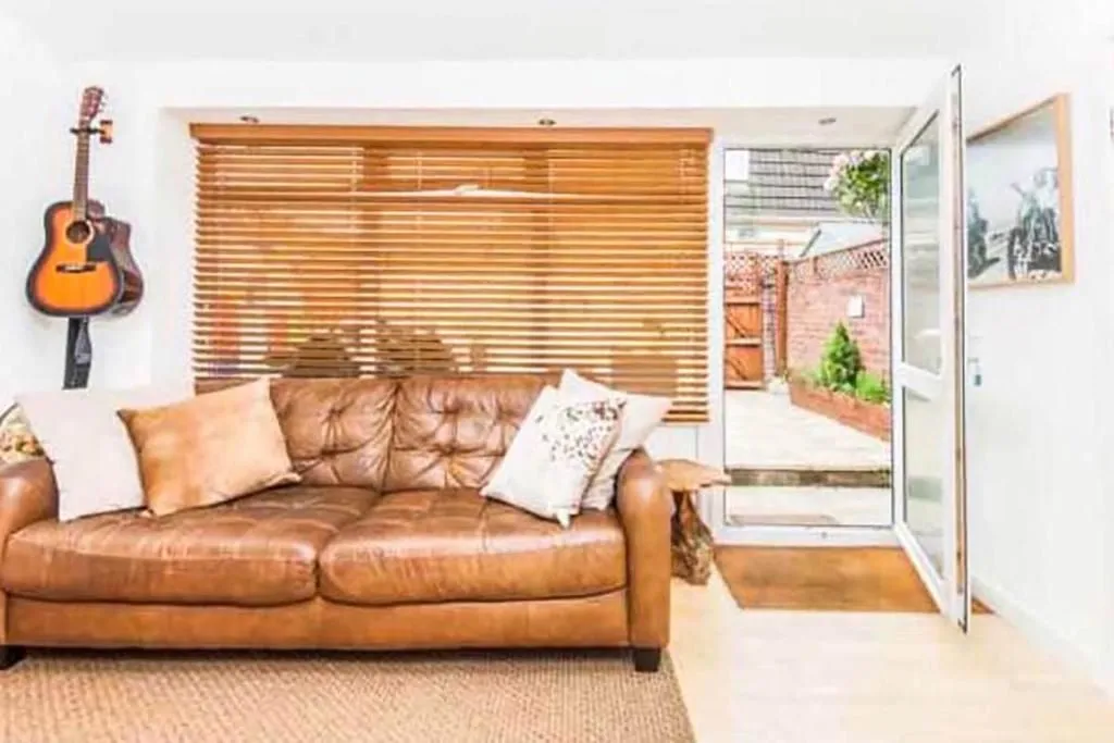 EXETER, Devon, EX4 2BT - Online Auctions