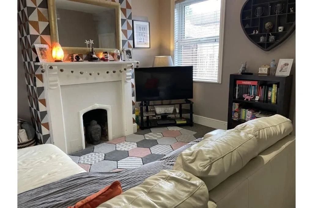 Shepshed, Loughborough, Leicestershire, LE12 9AE - Online Auctions