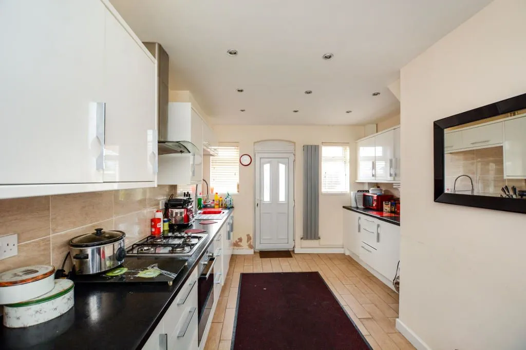 Northampton, Northamptonshire, NN2 6DR - Online Auctions