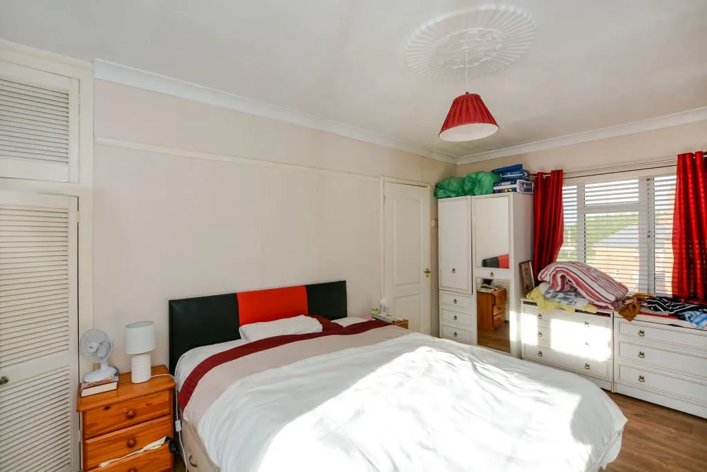 Northampton, Northamptonshire, NN2 6DR - Online Auctions