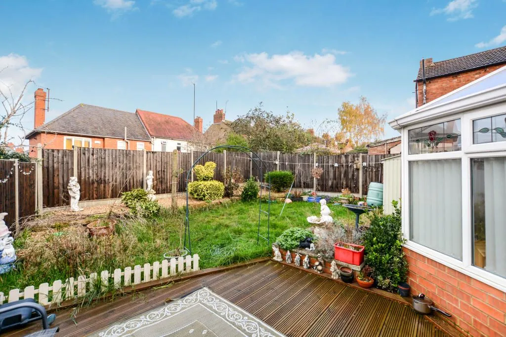 Northampton, Northamptonshire, NN2 6DR - Online Auctions