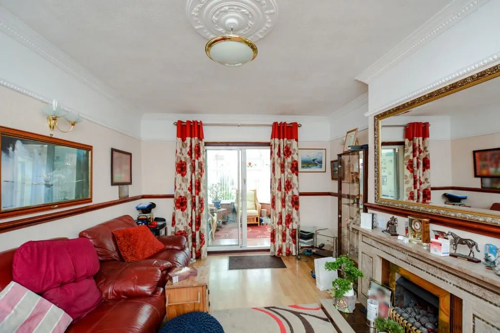 Northampton, Northamptonshire, NN2 6DR - Online Auctions