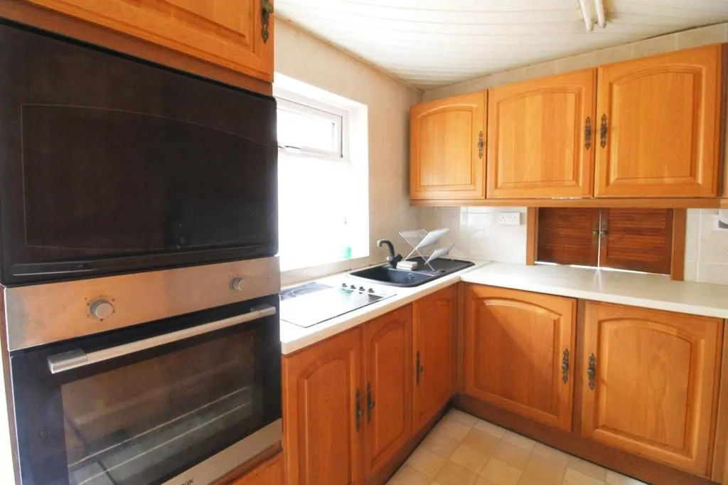Arnold, Nottingham, Nottinghamshire, NG5 8FU - Online Properties