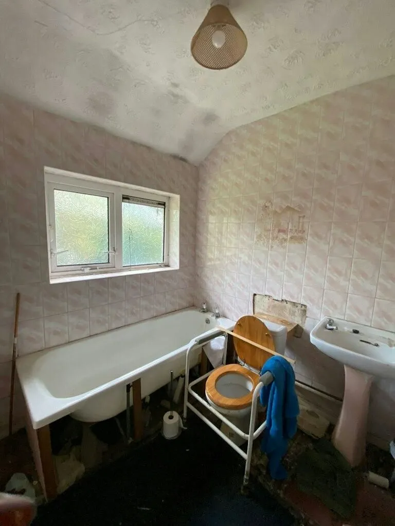 Middleton, Manchester, Lancashire, M24 4RB - Online Auctions