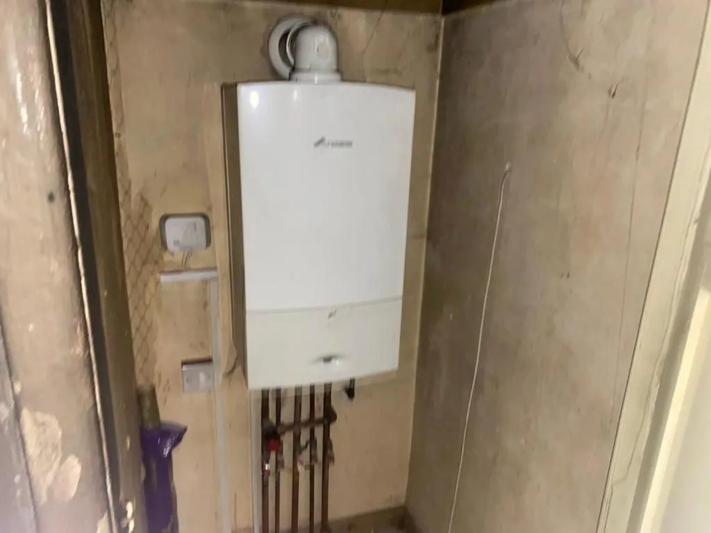 Oldham, Lancashire, OL8 3LH - Online Auctions