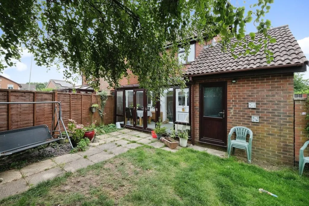 Basingstoke, Hampshire, RG22 4YB - Online Auctions