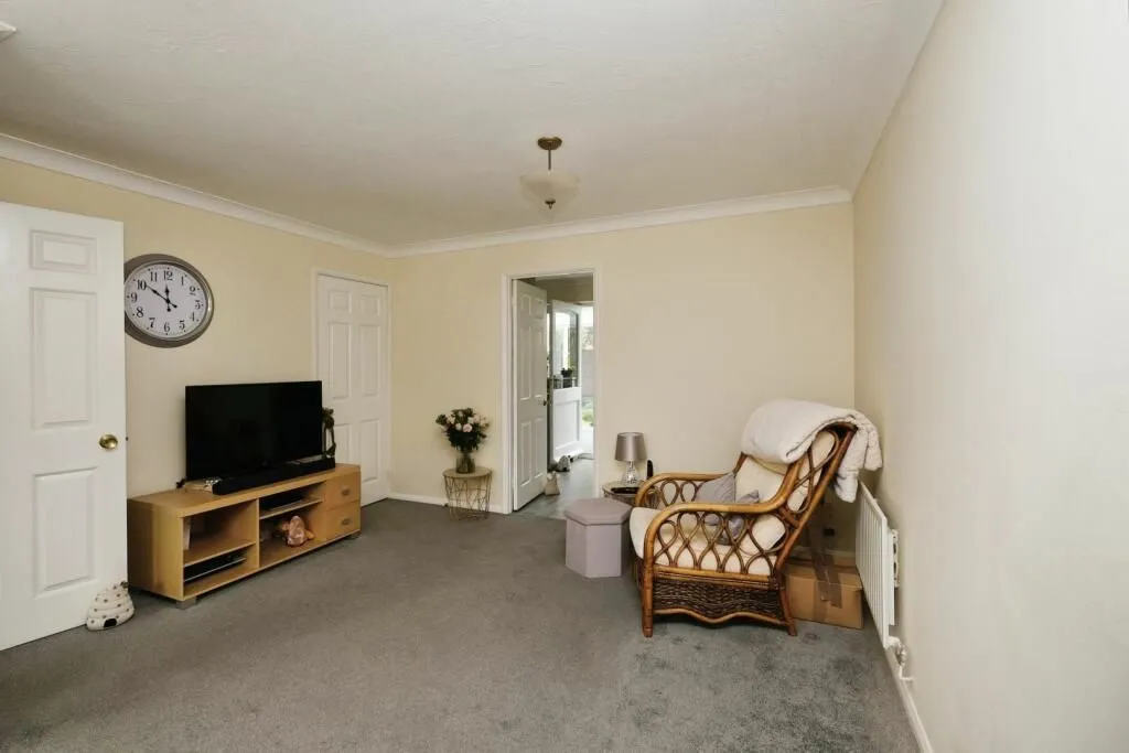 Basingstoke, Hampshire, RG22 4YB - Online Auctions