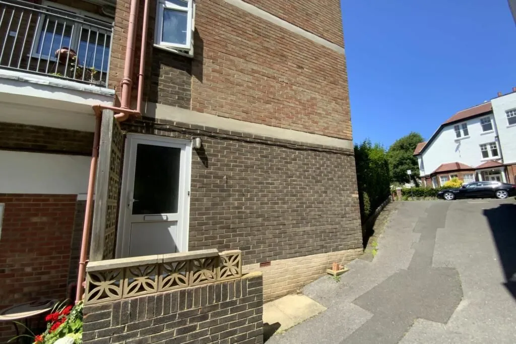 Wilbury Crescent, HOVE, East Sussex, BN3 6FT - Online Auctions