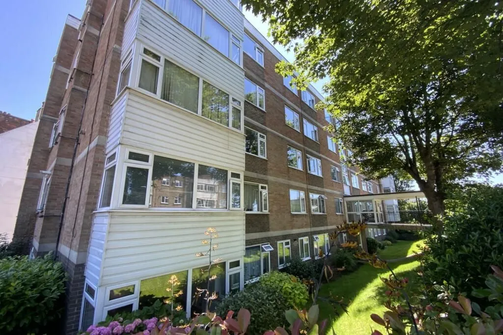 Wilbury Crescent, HOVE, East Sussex, BN3 6FT - Online Auctions