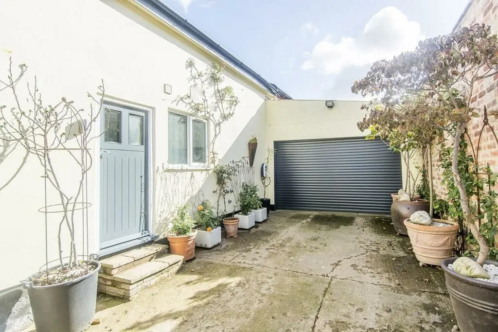 Husbands Bosworth, Lutterworth, Leicestershire, LE17 6LA - Online Auctions