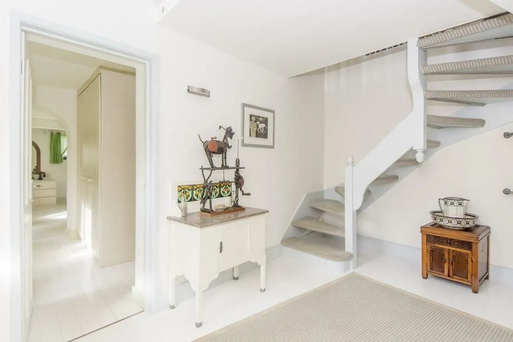 Husbands Bosworth, Lutterworth, Leicestershire, LE17 6LA - Online Auctions