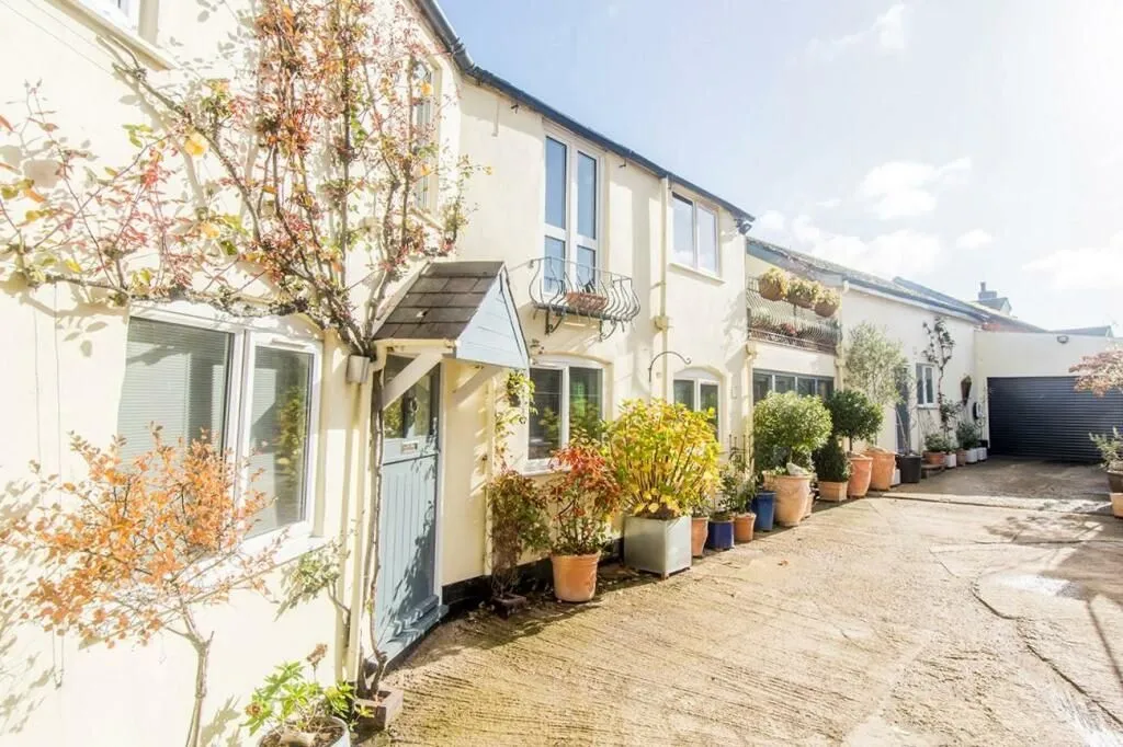 Husbands Bosworth, Lutterworth, Leicestershire, LE17 6LA - Online Auctions