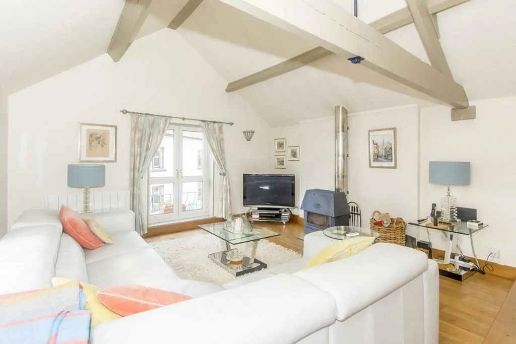 Husbands Bosworth, Lutterworth, Leicestershire, LE17 6LA - Online Auctions