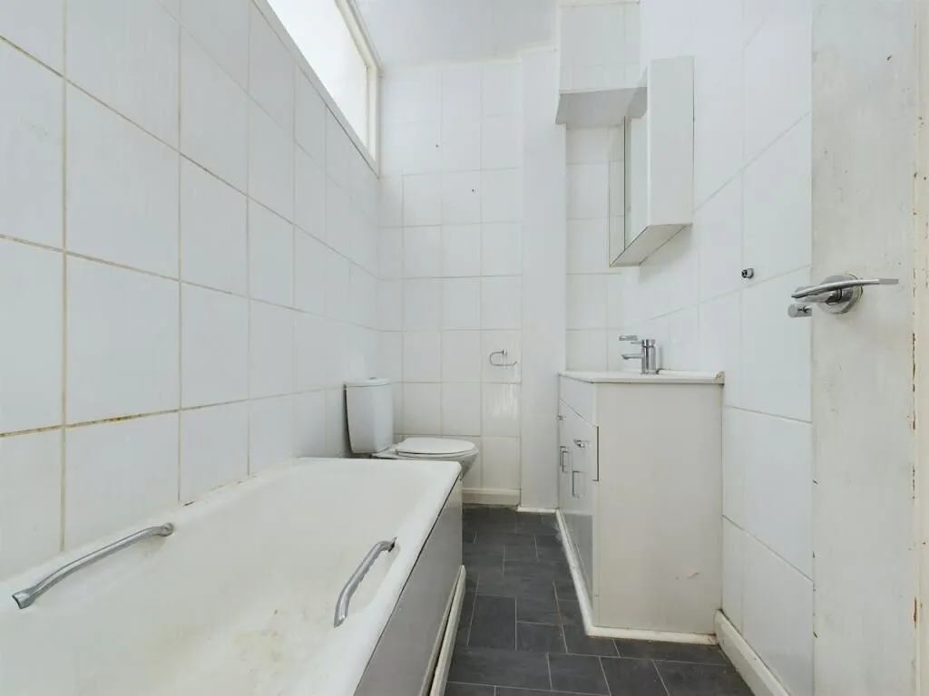 Goldthorpe, Rotherham, South Yorkshire, S63 9JA - Online Auctions