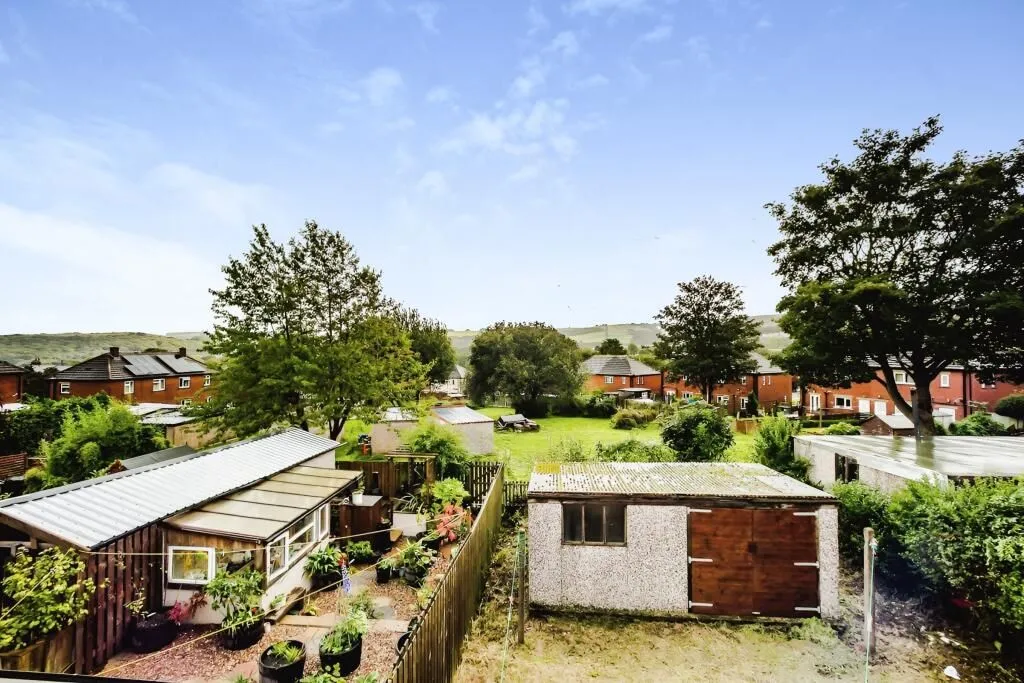 Meltham, Holmfirth, West Yorkshire, HD9 5PD - Online Auctions