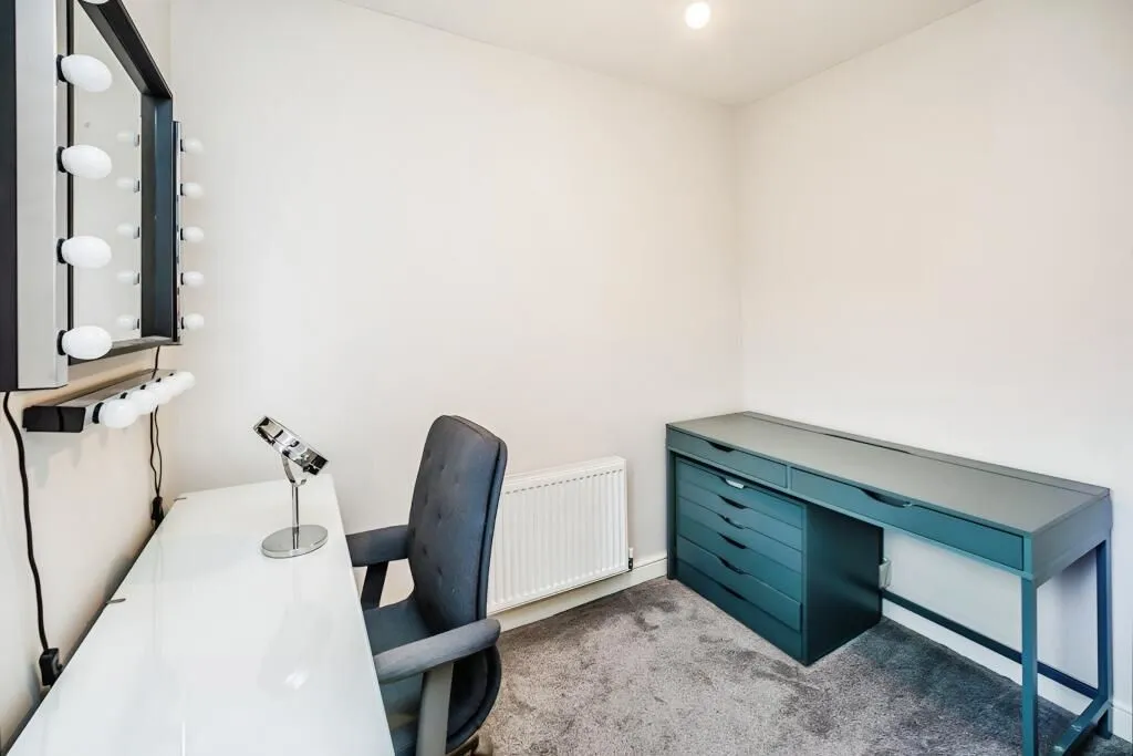 Meltham, Holmfirth, West Yorkshire, HD9 5PD - Online Auctions