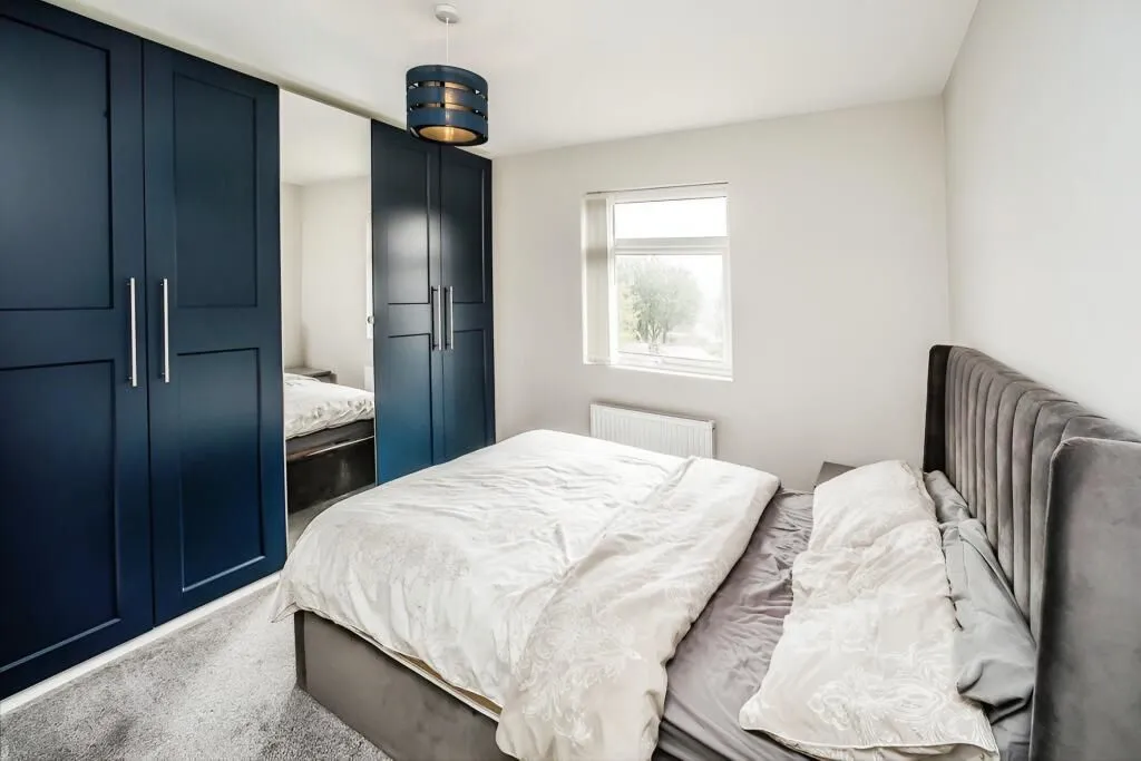 Meltham, Holmfirth, West Yorkshire, HD9 5PD - Online Auctions