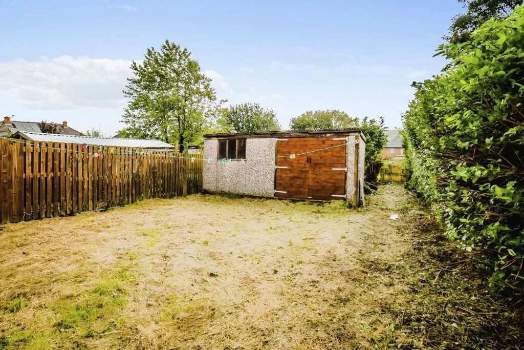 Meltham, Holmfirth, West Yorkshire, HD9 5PD - Online Auctions